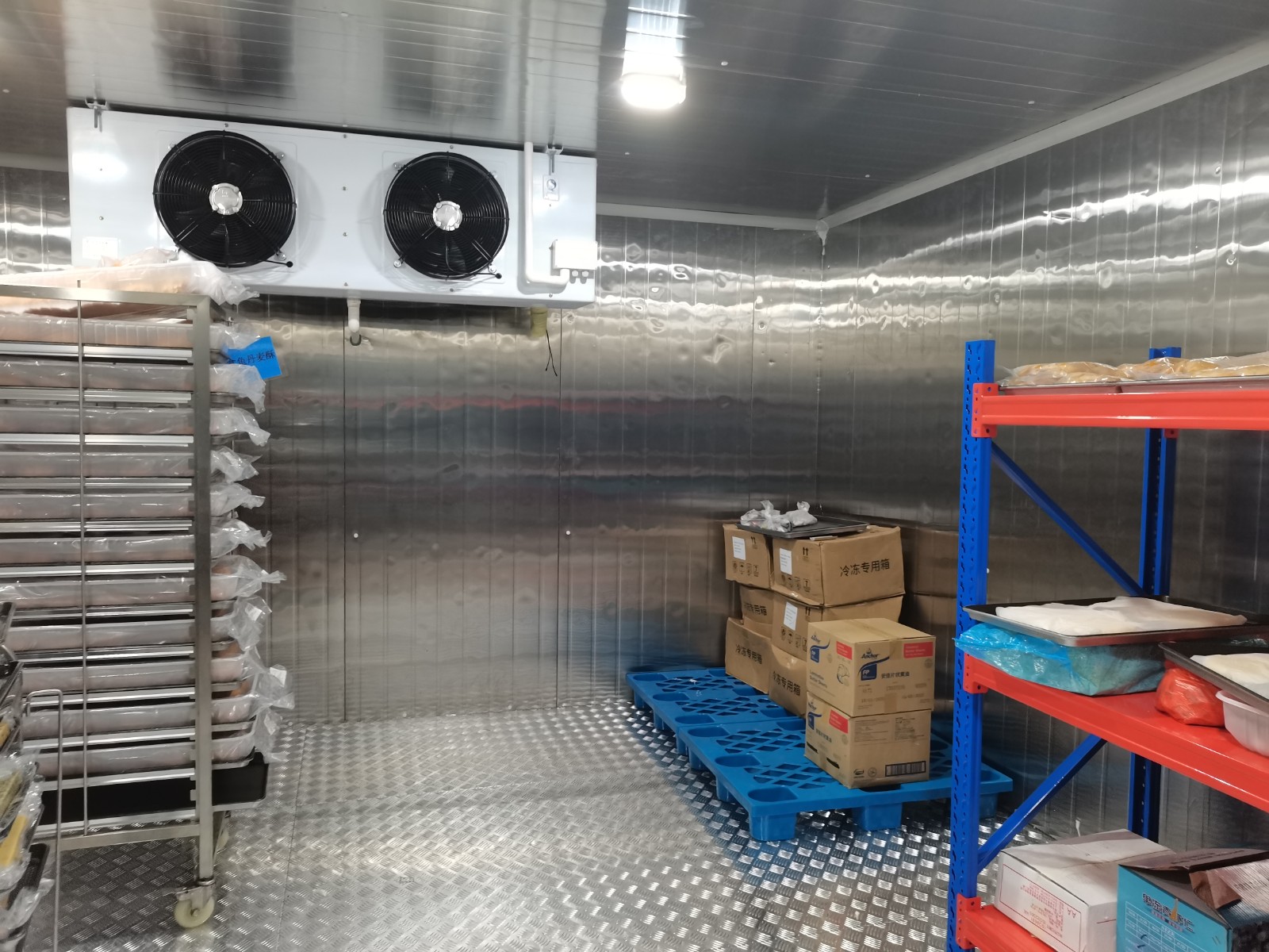 食品冷庫(kù).jpg 食品冷庫(kù).jpg