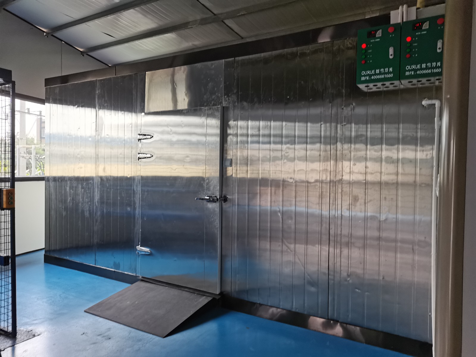 食品冷藏冷凍庫(kù).jpg 食品冷藏冷凍庫(kù).jpg