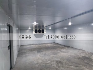 重慶食品公司500立方的倉儲(chǔ)冷庫安裝案例
